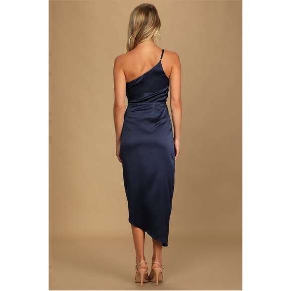 Lulus Navy Blue Satin One-Shoulder Asymmetrical Midi Dress size Small NWT - Picture 2 of 16